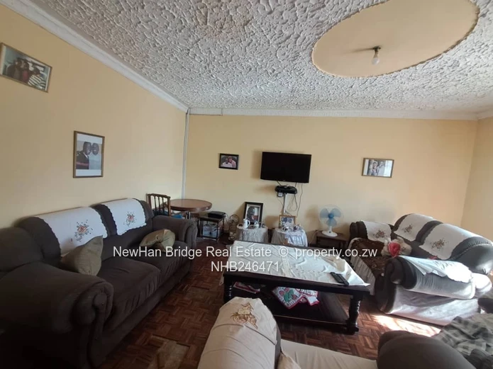 Borrowdale 4-Bed Home with Cottage on 1534m² Stand with Borehole