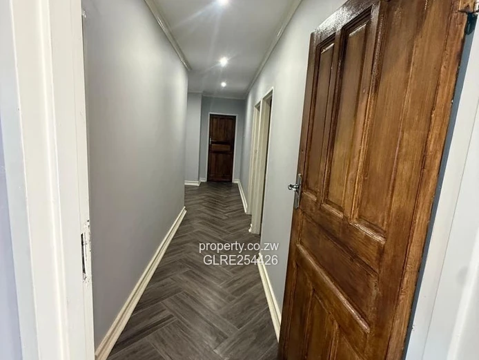 Greencroft Office 300m² – Modern Reception, Borehole