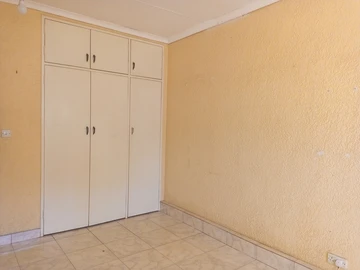 2 Bedroom Flat & Apartment