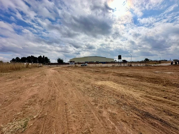 Commercial & Industrial Land