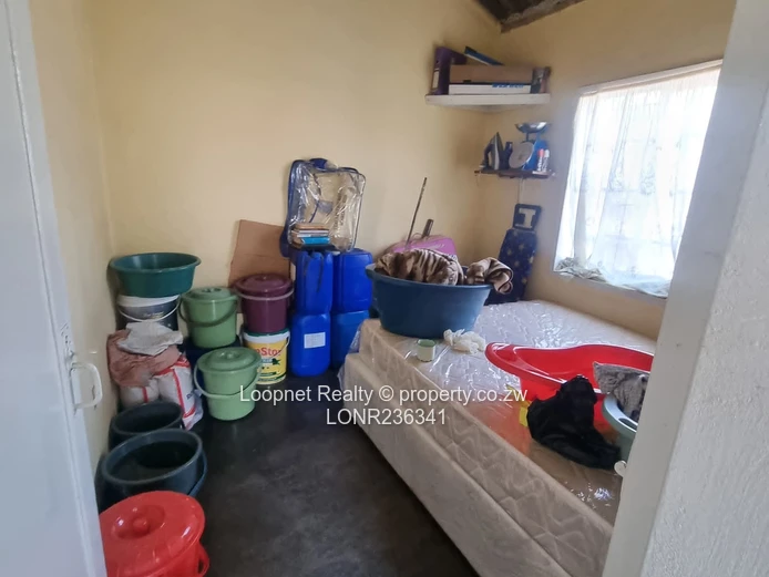 Neat 2-Bed Home in Mufakose - Garden, Good ZESA (Sole Mandate)