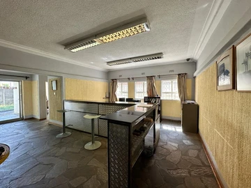 Commercial & Industrial Land