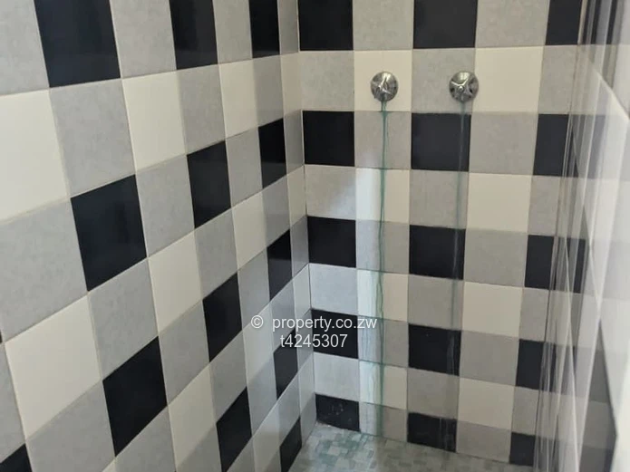 Chisipite 3 bedroom house to rent 