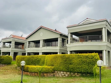 8 Bedroom House