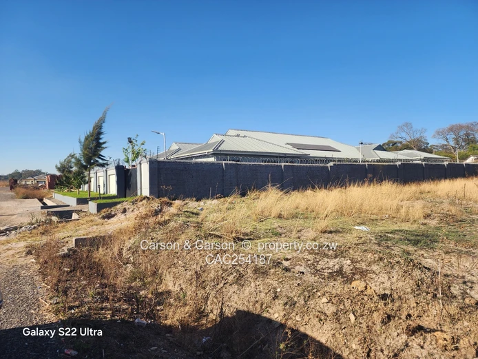 Serviced 1000m2 Stand on Tarred Main Road, Waterfalls
