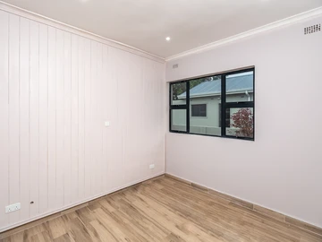 3 Bedroom Flat & Apartment