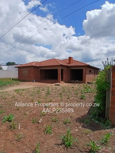 Premium Investment Canvas: Spacious 5-Bedroom Shell on 600sqm in Coveted Zimre Park