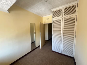 3 Bedroom Flat & Apartment