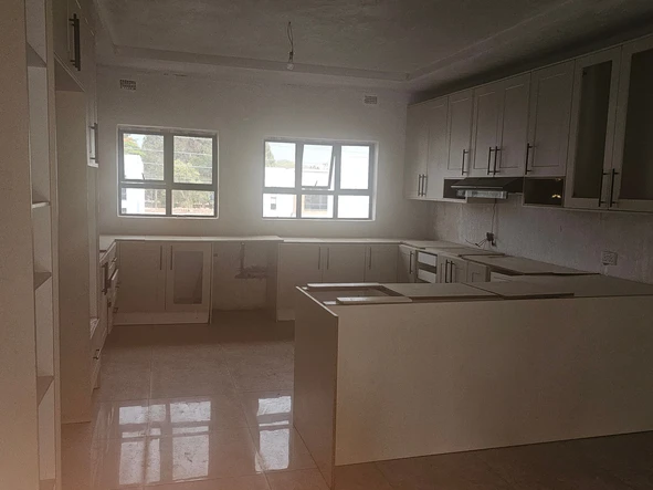 3 Bedroom Flat & Apartment