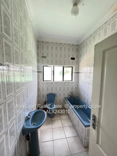 Neat Duplex Apartment In A Complex