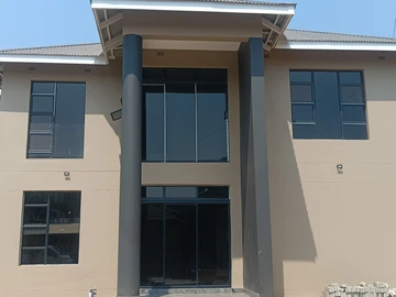 3 Bedroom Flat & Apartment