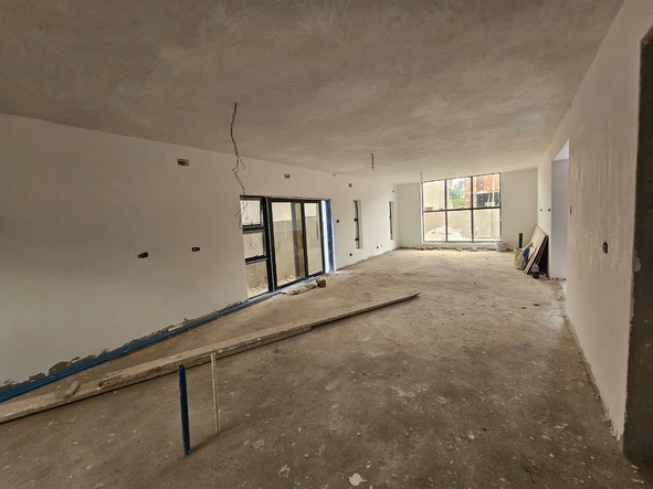 4 Bedroom Garden Flat