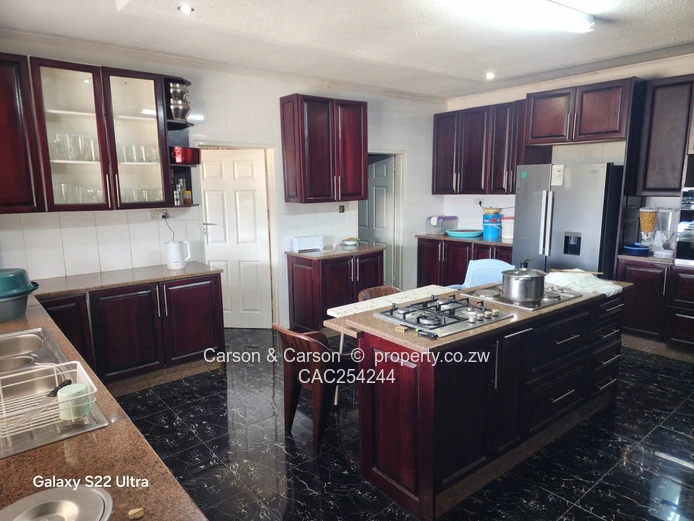 Belvedere  - 5 Bed, Spacious Lawn & Borehole