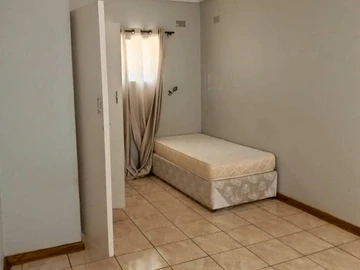 4 Bedroom Flat & Apartment