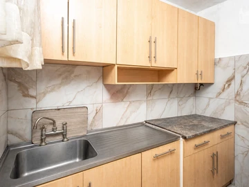 Flat & Apartment