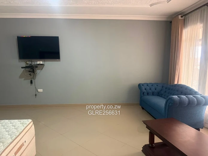 Modern 6-Bed Borrowdale Home with Borehole & Solar