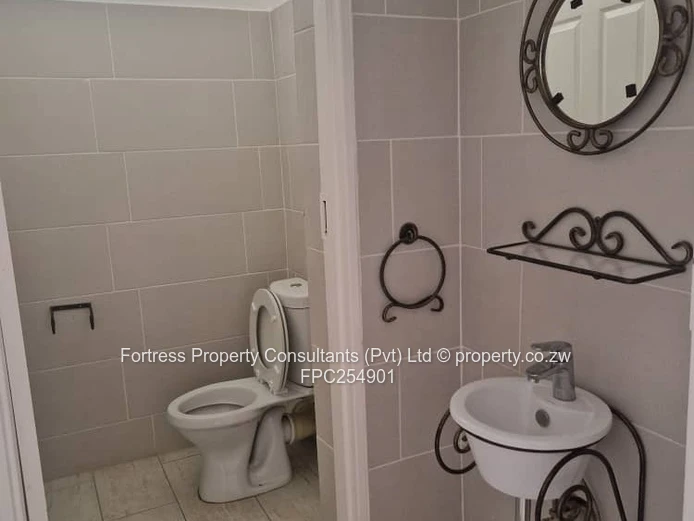 Spacious Quinnington 6-Bed Home with Pool & Borehole
