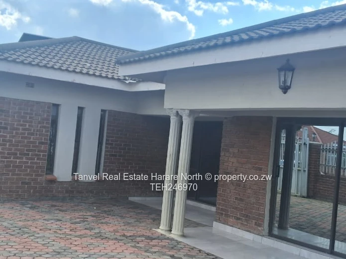 Mainway Meadows 770 rentals per month. Available 1st June is this 3 bedrooms house with a dining roo