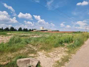 Commercial & Industrial Land