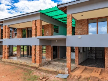 7 Bedroom House