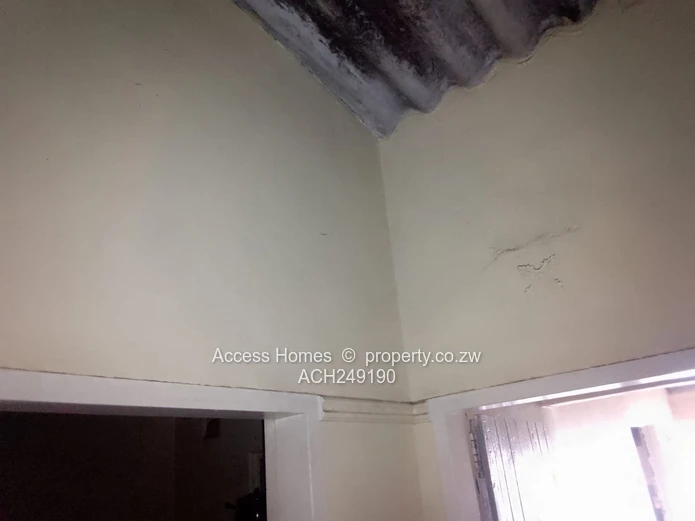 Chitungwiza Manyame Park Shop for sale 