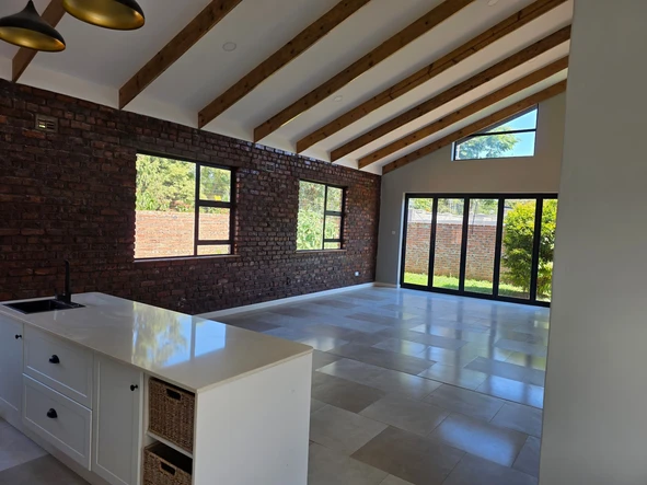 3 Bedroom Flat & Apartment