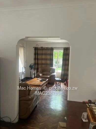 Hillside 3-Bed Home — Large Garden & Classic Parquet (Sole Mandate)