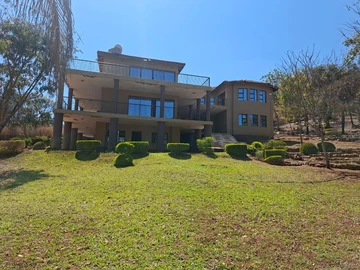 6 Bedroom House