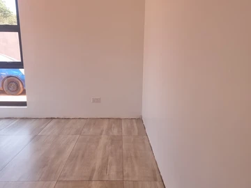 3 Bedroom Flat & Apartment