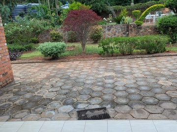 2 Bedroom Garden Flat