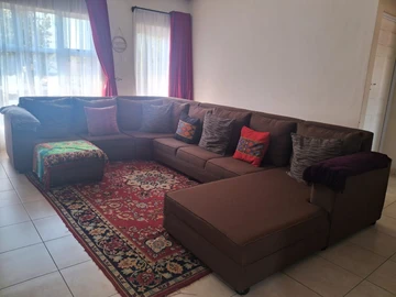 3 Bedroom Flat & Apartment