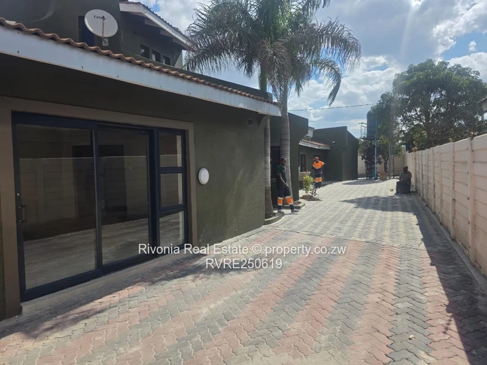 Spacious 3-Bed Home in Glen View with Borehole & Parking