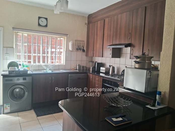 Charming 3 Bedroom Townhouse Newlands