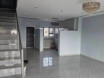 3 Bedroom Flat & Apartment