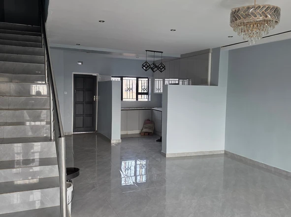 3 Bedroom Flat & Apartment