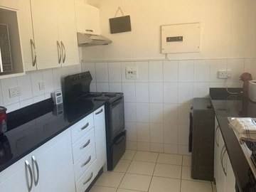2 Bedroom Flat & Apartment