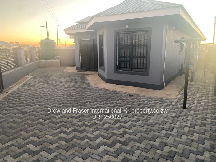 Mabvazuva 2 beds apartment available for rent $350.