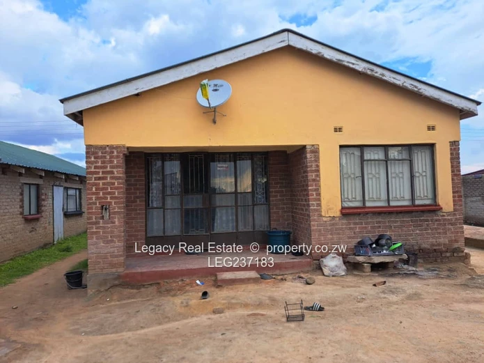 Budget-Friendly 4-bedroom House in Southlea Park