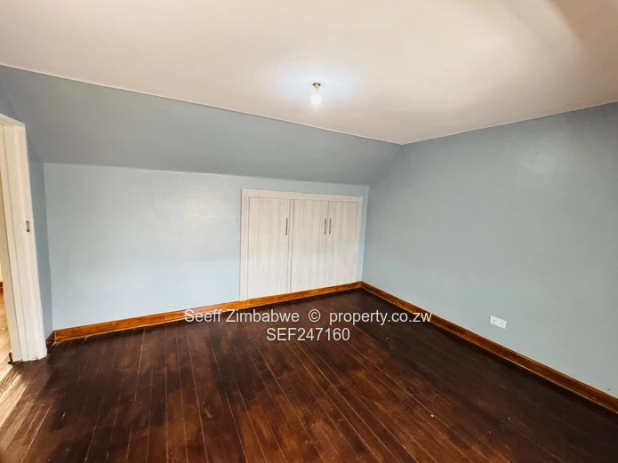 Modern 4-Bed Home in Knowe on 2305m² with Borehole