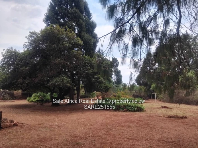 Spacious 3-Bed Home on 4,000m² with Borehole — Marlborough