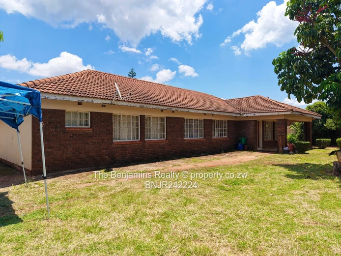 4Bed House with endless potential