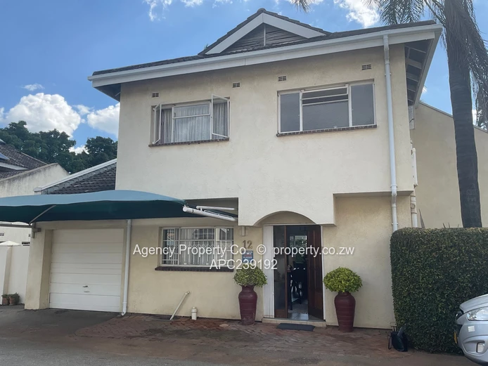 Immaculate Secure Townhouse Close To All Amenities