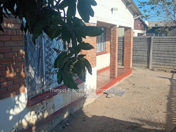 House for sale in Mkoba, title deeds