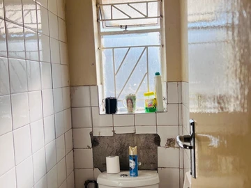 2 Bedroom Flat & Apartment