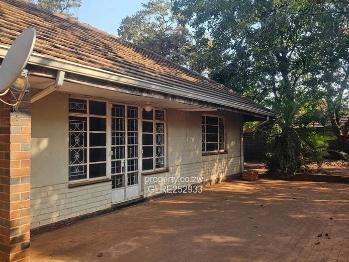 2-Bed Kamfinsa Home — Borehole, Tiled Kitchen & Yard