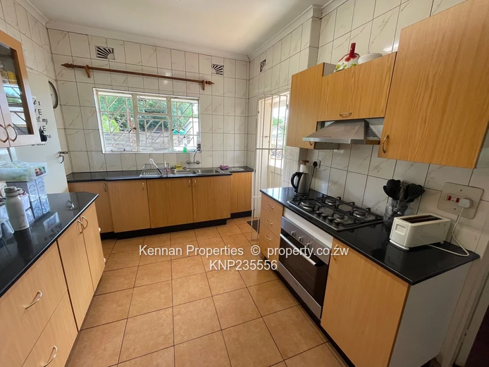 Neat Starter Home In Central Alex Park With Good Power