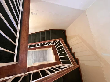 2 Bedroom Flat & Apartment