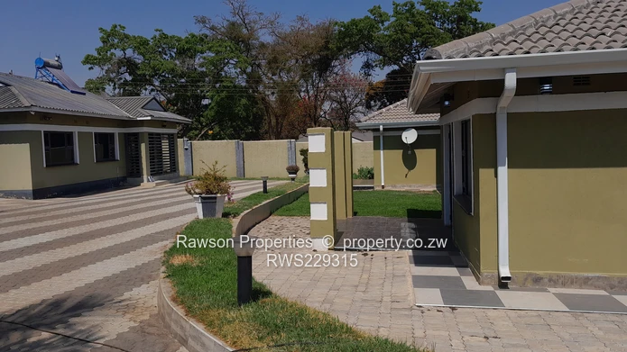 Mandara 6 beds House for Sale