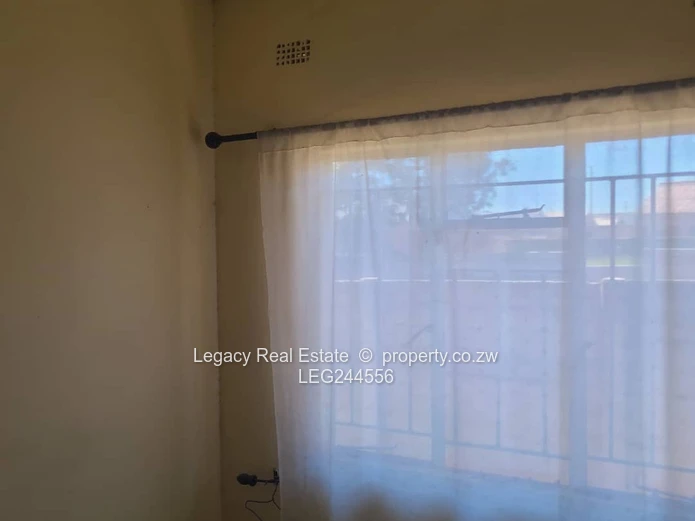 Corner Stand Property For Sale In Chitungwiza Unit N