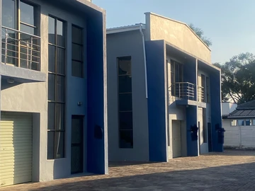 Newlands Upmarket Duplex flat